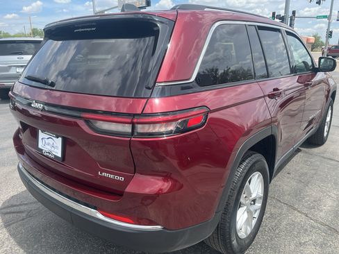 Used 2023 Jeep Grand Cherokee Laredo AWD/4WD image 6