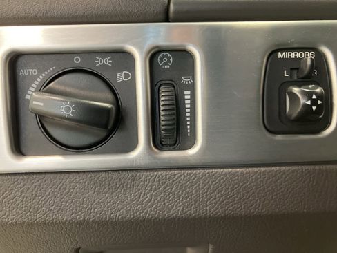 Used 2002 Ford Thunderbird image 14