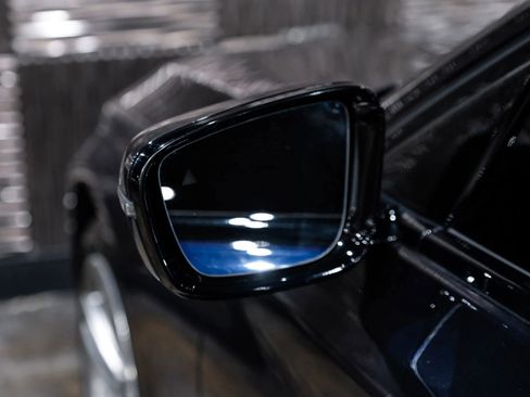 Used 2019 BMW 740i xDrive w/ Executive Package image 41