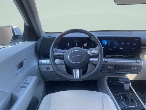 Used 2024 Hyundai Kona SEL image 17