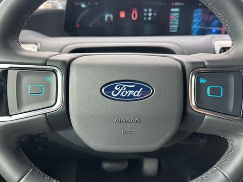 Certified 2025 Ford Expedition Active image 25