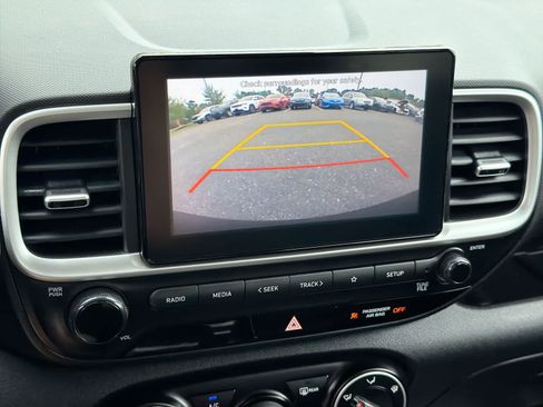 Used 2022 Hyundai Venue SE FWD image 29