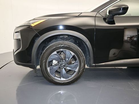 Certified 2024 Nissan Rogue SV FWD image 9