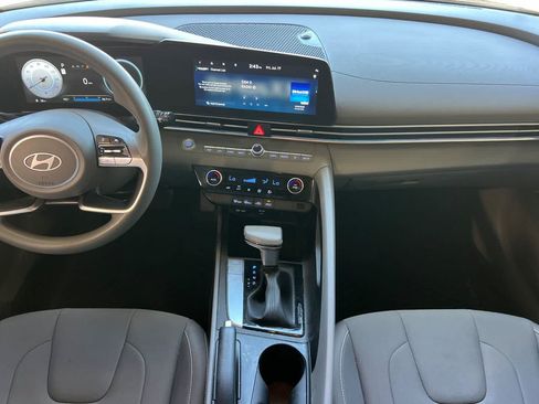 Used 2024 Hyundai Elantra SEL FWD image 4