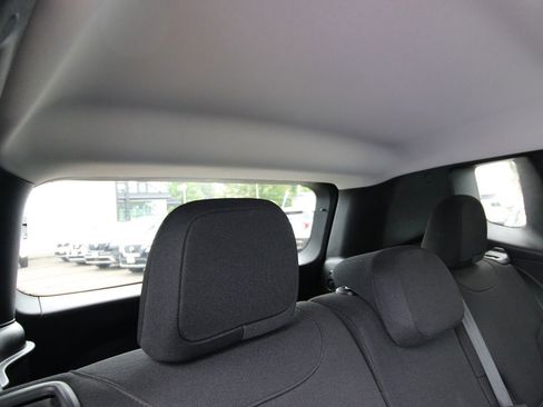 Used 2021 Jeep Renegade Latitude w/ Convenience Group image 25