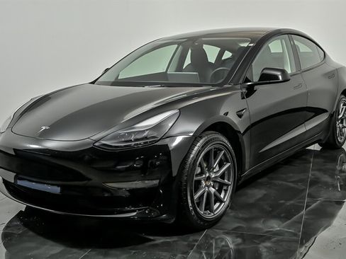 Used 2023 Tesla Model 3 Standard Range RWD image 5