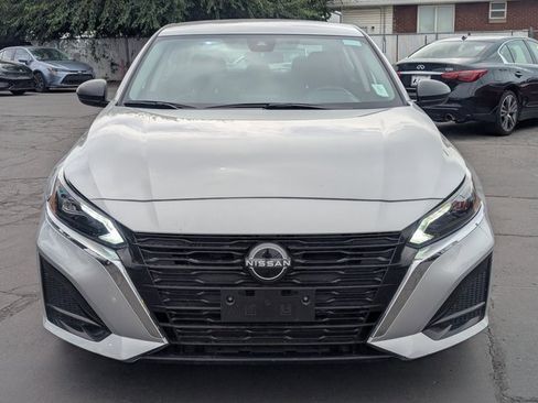 Used 2024 Nissan Altima 2.5 SV image 9