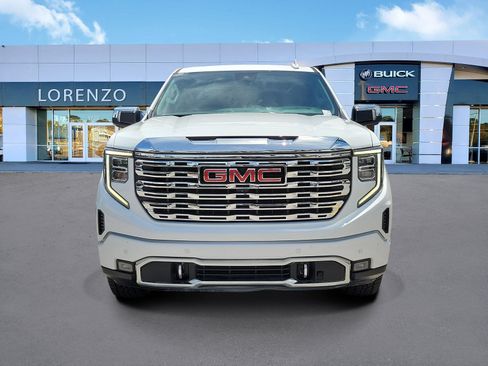 Used 2024 GMC Sierra 1500 Denali w/ Technology Package AWD/4WD image 2