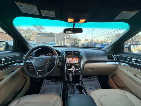 Used 2016 Ford Explorer Limited image 27