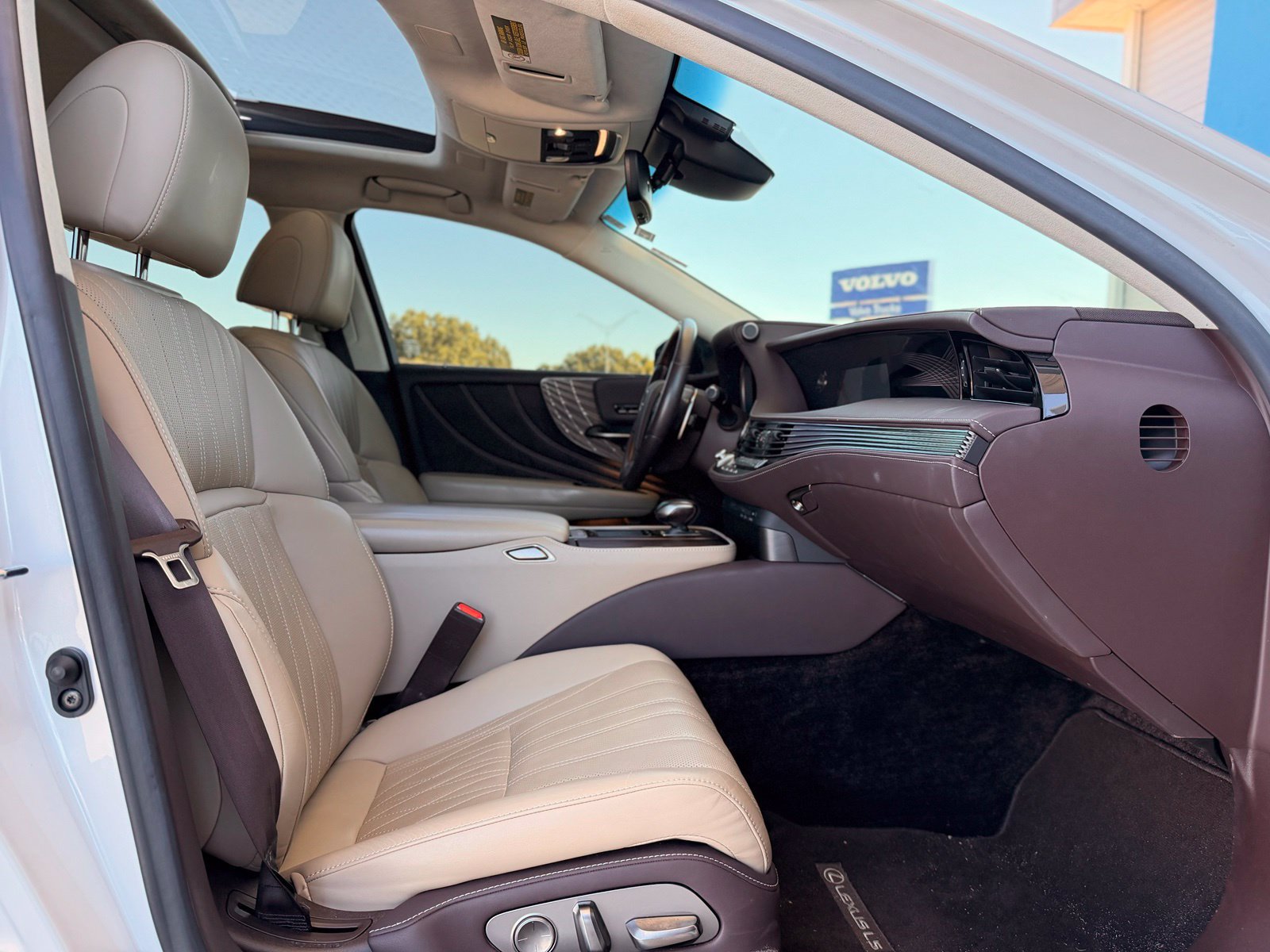 Used 2020 Lexus LS 500 w/ Interior Upgrade Package RWD image 43