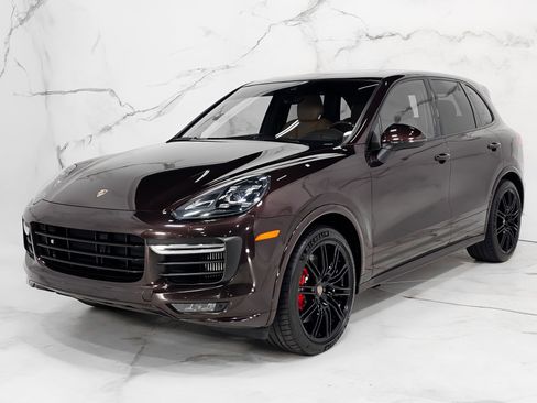 Used 2016 Porsche Cayenne GTS image 17