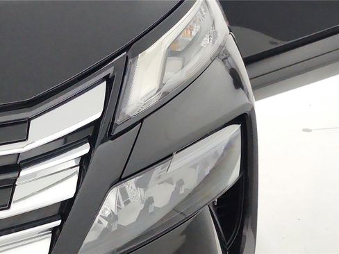 Used 2024 Nissan Rogue SV w/ SV Premium Package FWD image 32