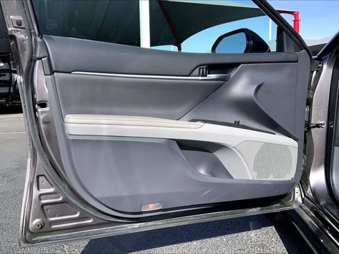 Used 2023 Toyota Camry XLE image 22