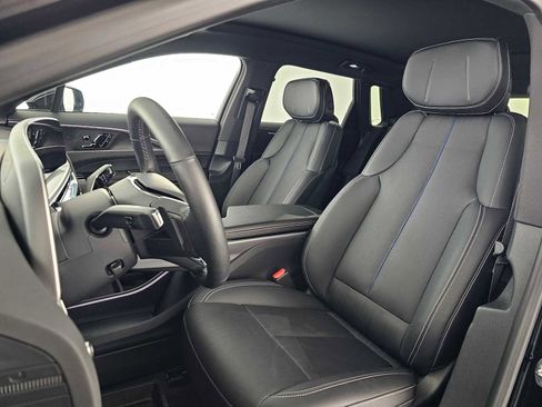 Used 2025 Cadillac Lyriq Luxury w/ LPO, Floor Liner Package image 20