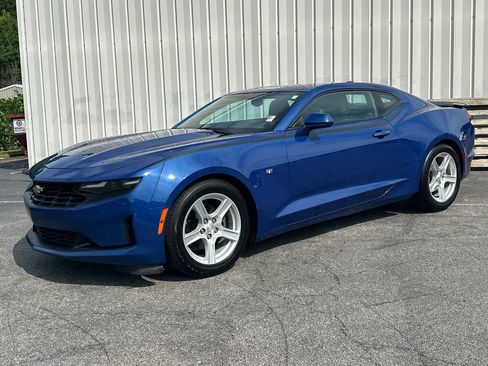 Used 2019 Chevrolet Camaro LT RWD image 2
