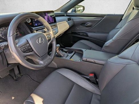 Used 2025 Lexus ES 300h w/ Premium Package image 16