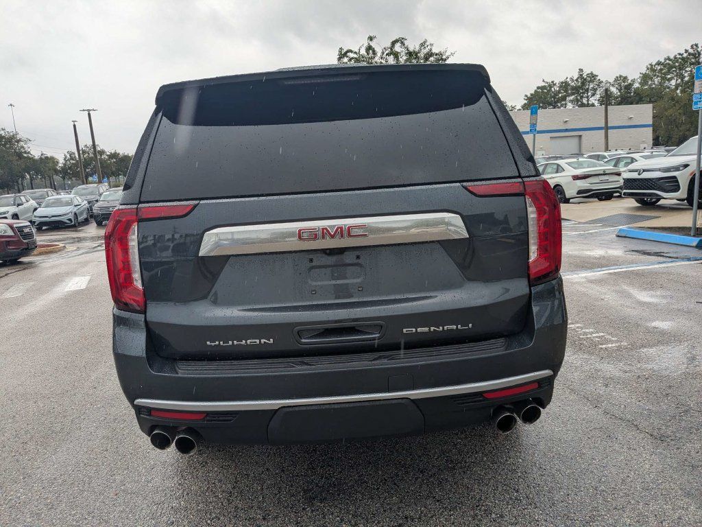Used 2021 GMC Yukon Denali w/ Denali Premium Package RWD image 4