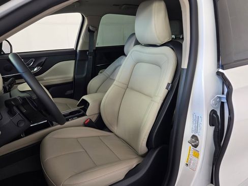 New 2026 Lincoln Corsair Premiere image 7