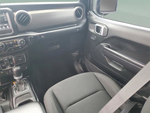 Used 2021 Jeep Gladiator Willys image 10