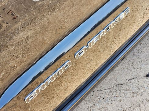 Used 2018 Jeep Grand Cherokee Overland image 14