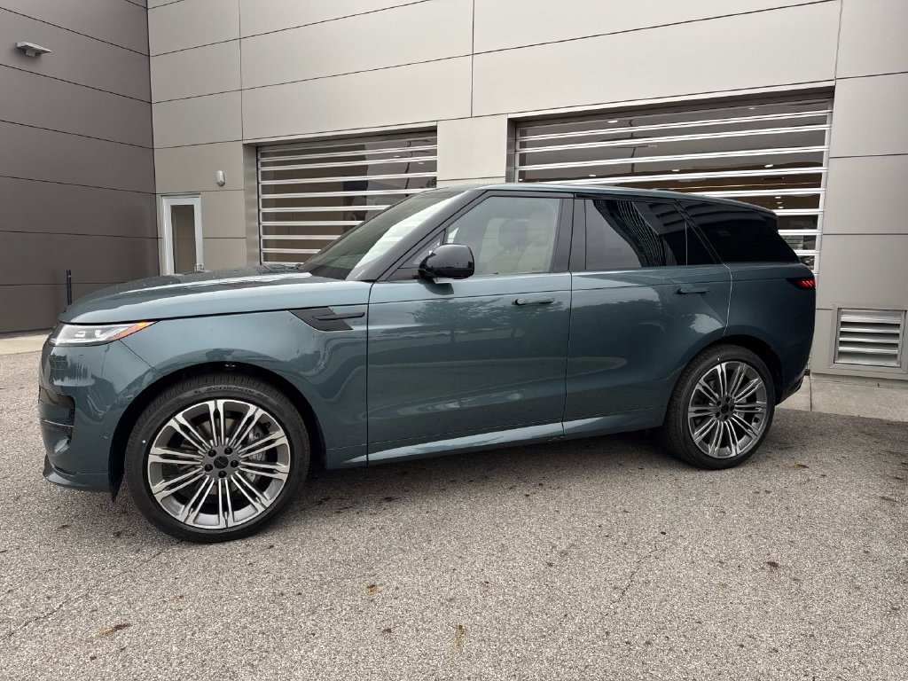 New 2027 Land Rover Range Rover Sport Dynamic SE AWD/4WD image 3