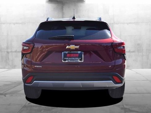 Used 2024 Chevrolet Trax LT image 6