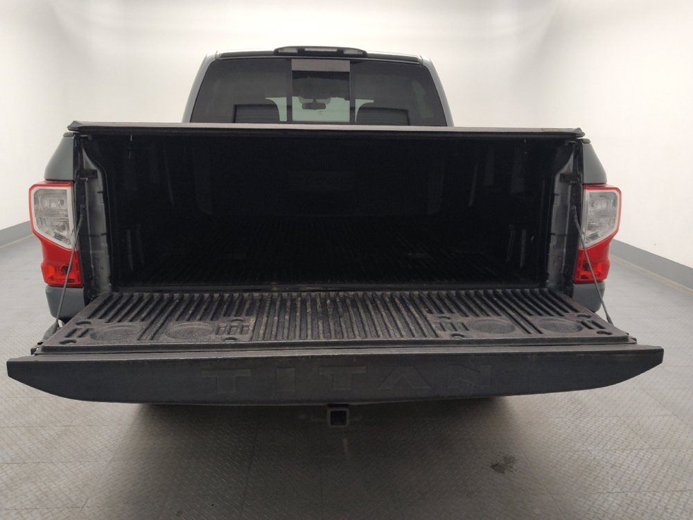 Used 2017 Nissan Titan SV AWD/4WD image 29