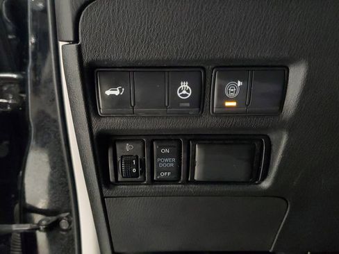 Used 2018 Nissan Armada Platinum image 14