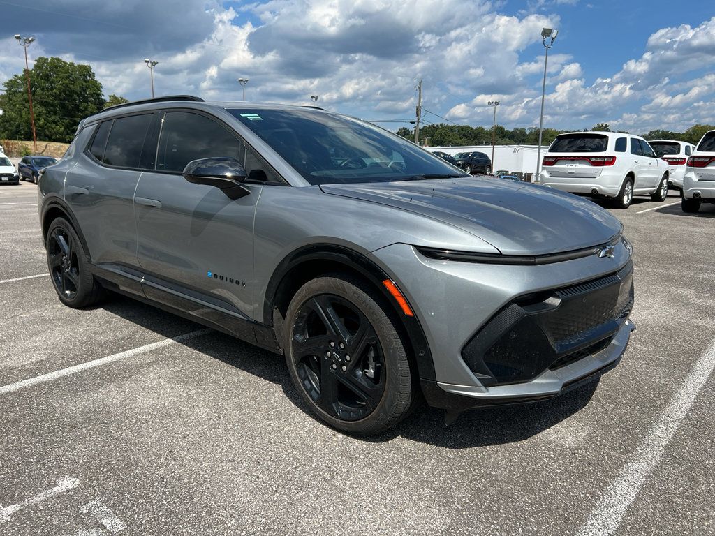 Used 2024 Chevrolet Equinox EV RS FWD image 1