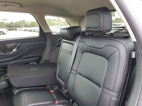 New 2026 Lincoln Corsair Premiere image 12