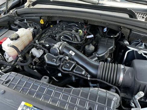 Used 2024 Jeep Grand Cherokee L Altitude AWD/4WD image 30