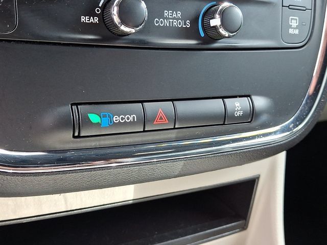 Used 2018 Dodge Grand Caravan SXT FWD image 24
