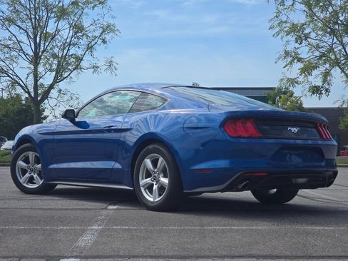 Used 2018 Ford Mustang Coupe RWD image 9