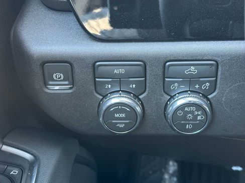 New 2026 GMC Sierra 1500 Elevation image 30