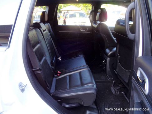 Used 2020 Jeep Grand Cherokee Limited image 25