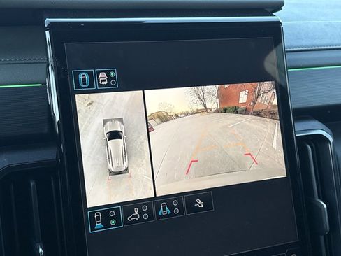 Used 2026 GMC Acadia AT4 image 8