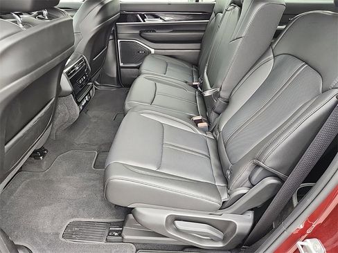 New 2024 Jeep Wagoneer L 4WD w/ Premium Group I image 8