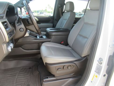 Used 2022 GMC Yukon XL SLT w/ SLT Premium Package AWD/4WD image 19