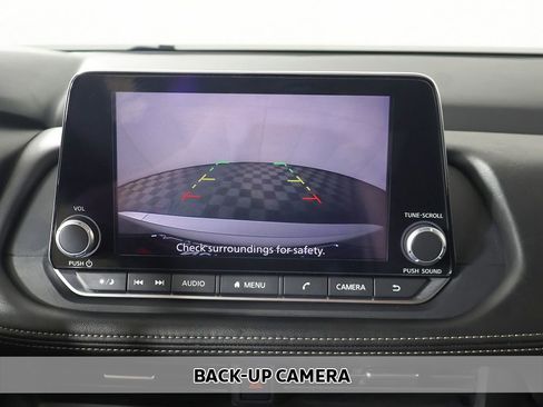 Used 2025 Nissan Rogue SV FWD image 5