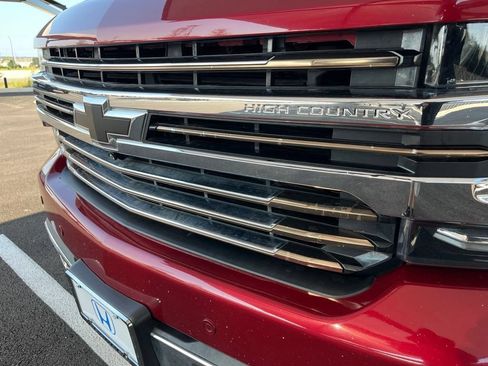Used 2019 Chevrolet Silverado 1500 High Country w/ High Country Premium Package AWD/4WD image 16