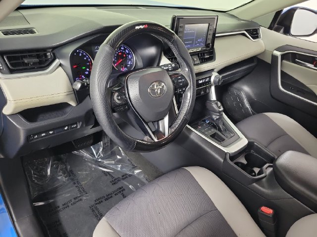 Used 2020 Toyota RAV4 XLE w/ Convenience Package AWD/4WD image 18
