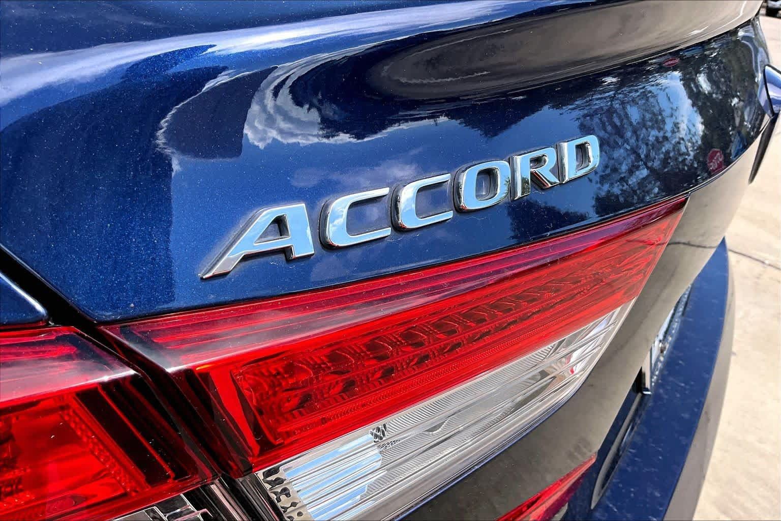 Used 2018 Honda Accord Touring image 31