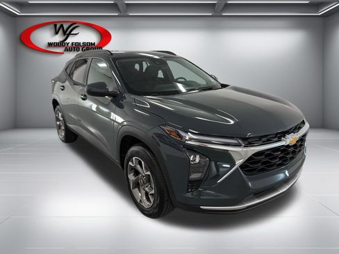 New 2026 Chevrolet Trax LT w/ LT Convenience Package FWD image 3