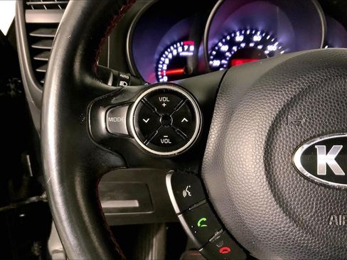 Used 2015 Kia Soul + FWD image 18