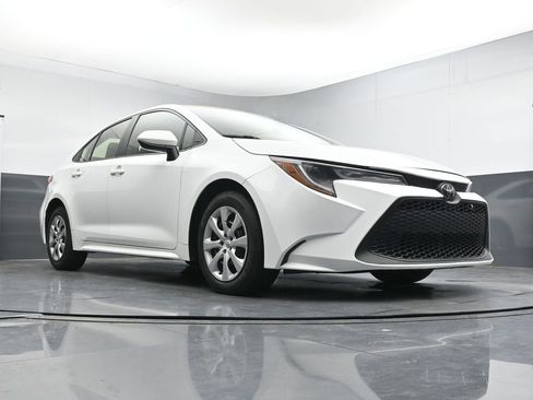 Used 2022 Toyota Corolla LE FWD image 35