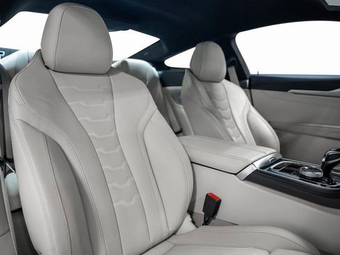 Used 2023 BMW M850i xDrive Coupe image 33