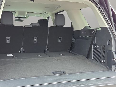 New 2025 Ford Expedition Active RWD image 9