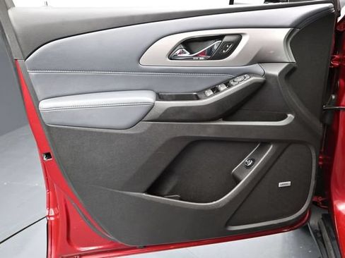 Used 2018 Chevrolet Traverse LT w/ LPO, Floor Liner Package AWD/4WD image 18