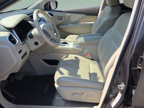 Used 2015 Nissan Murano Platinum w/ Platinum Technology Package FWD image 9