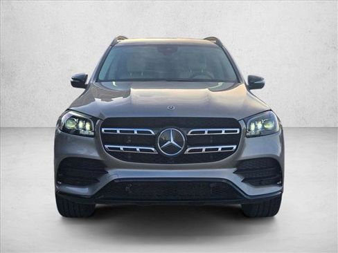 Used 2023 Mercedes-Benz GLS 450 4MATIC image 2